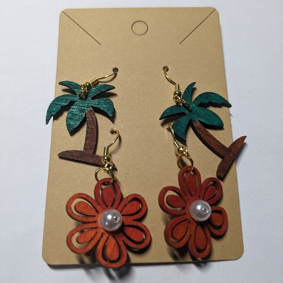 Wooden Floral and Coconut Tree earrings. - Picture 1 of 9